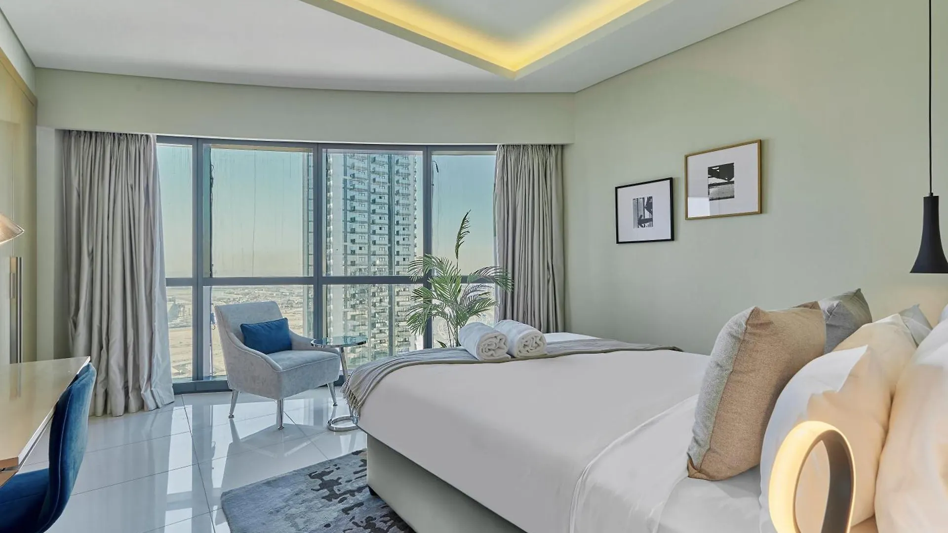 Bnbmehomes - Damac Towers Paramount Dubai 0*,