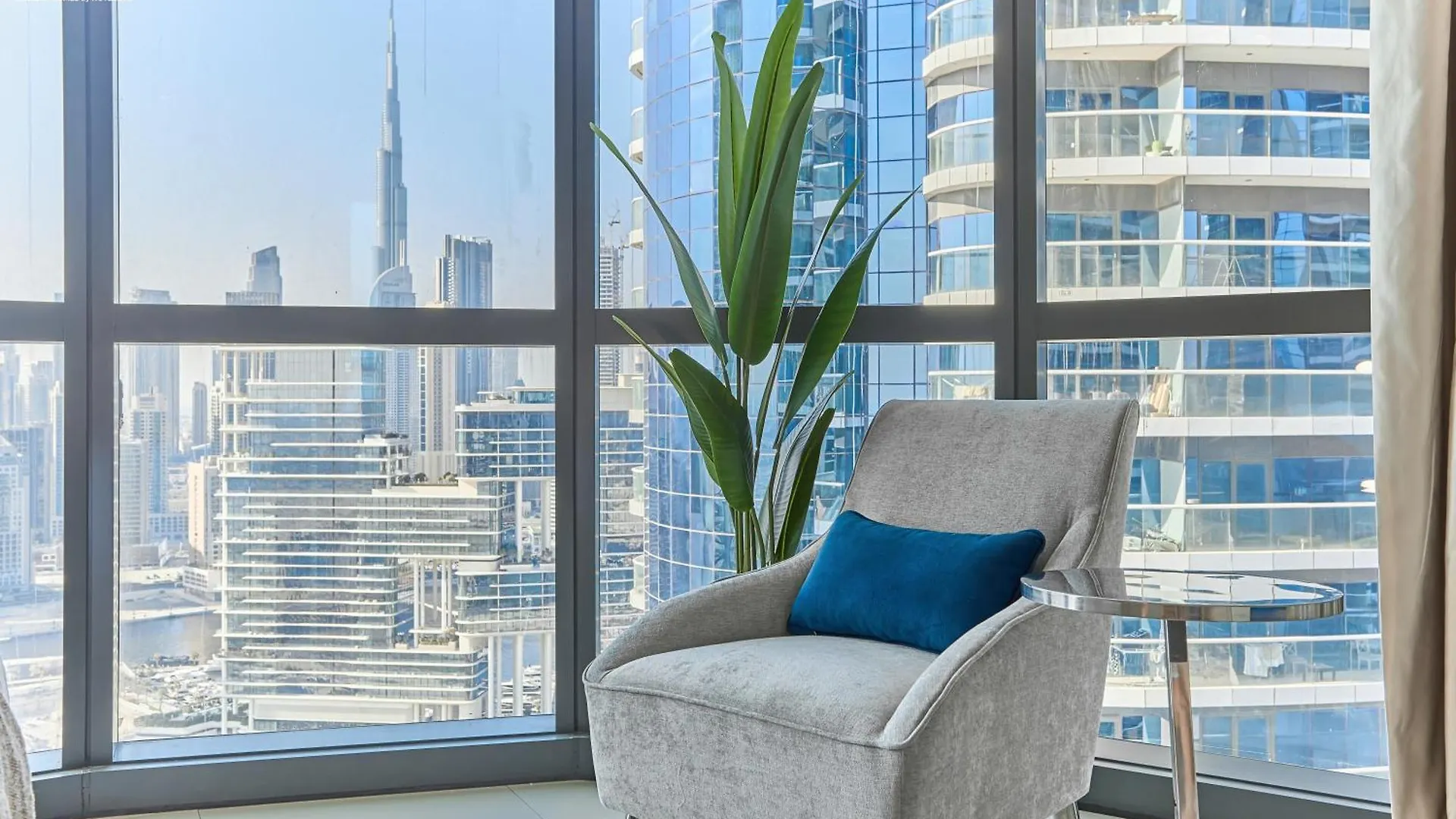 Bnbmehomes - Damac Towers Paramount Dubai Apartment