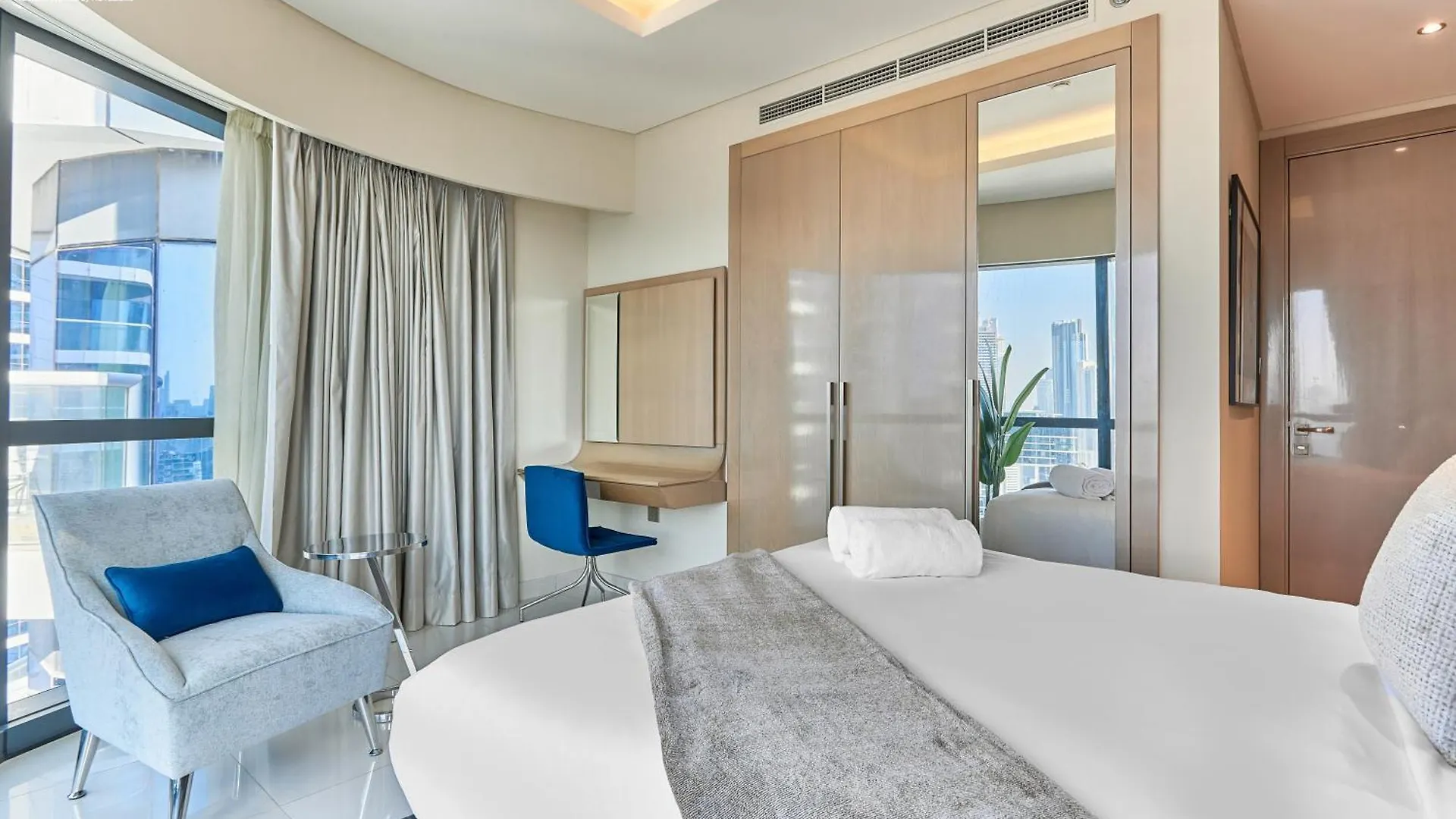 Bnbmehomes - Damac Towers Paramount Dubai 0*,  United Arab Emirates