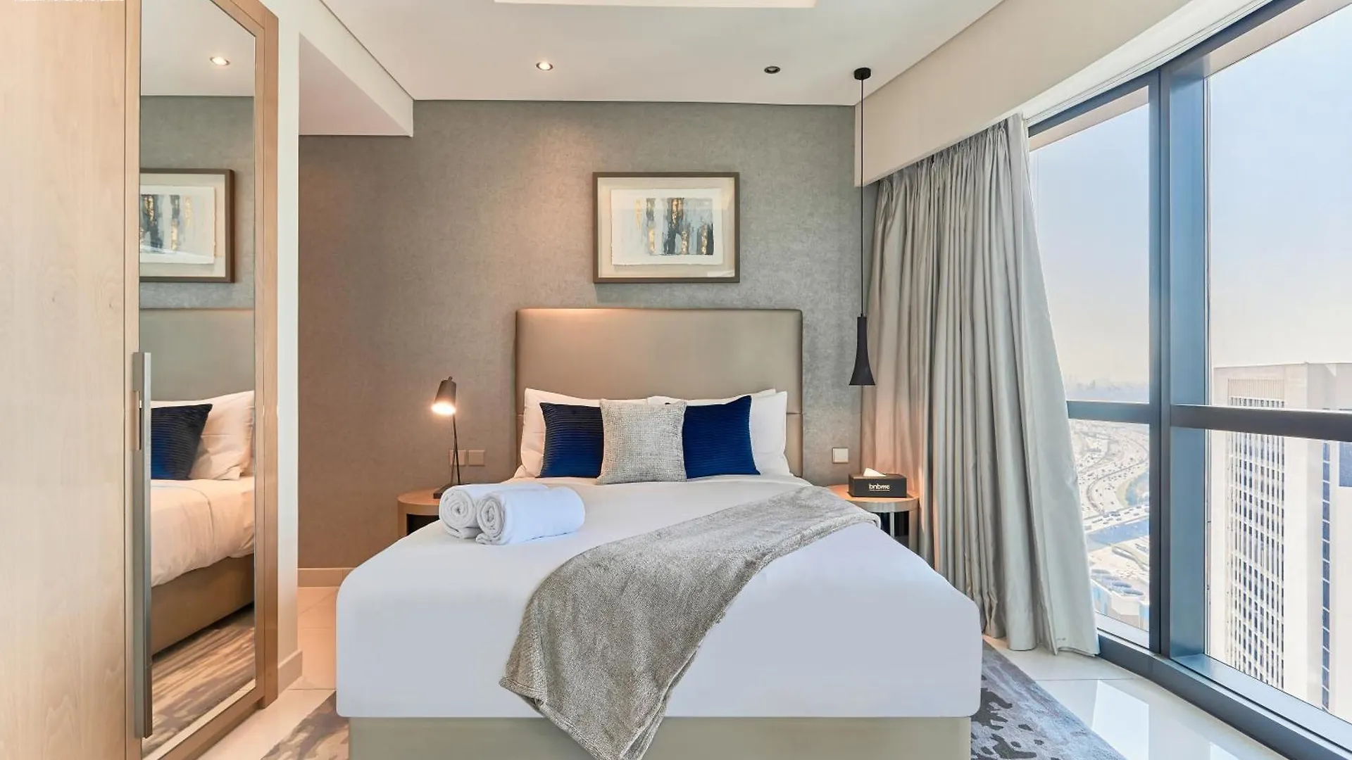 Bnbmehomes - Damac Towers Paramount Dubai 0*,