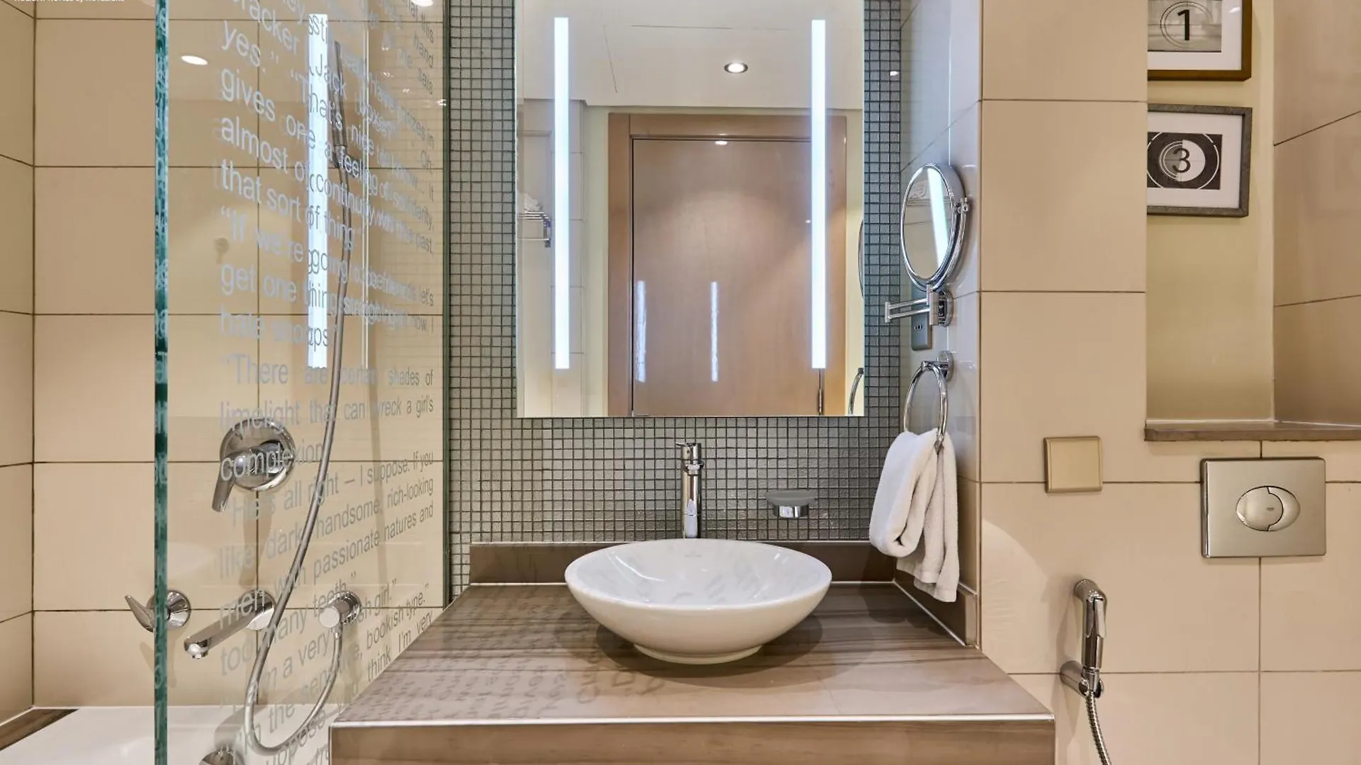 Bnbmehomes - Damac Towers Paramount Dubai 0*,  United Arab Emirates