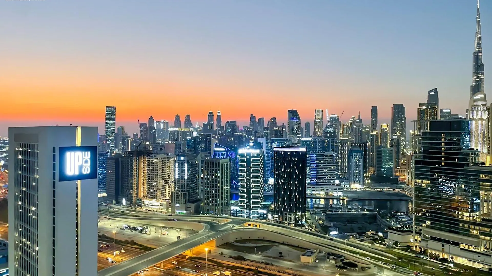 Bnbmehomes - Damac Towers Paramount Dubai 0*,  United Arab Emirates