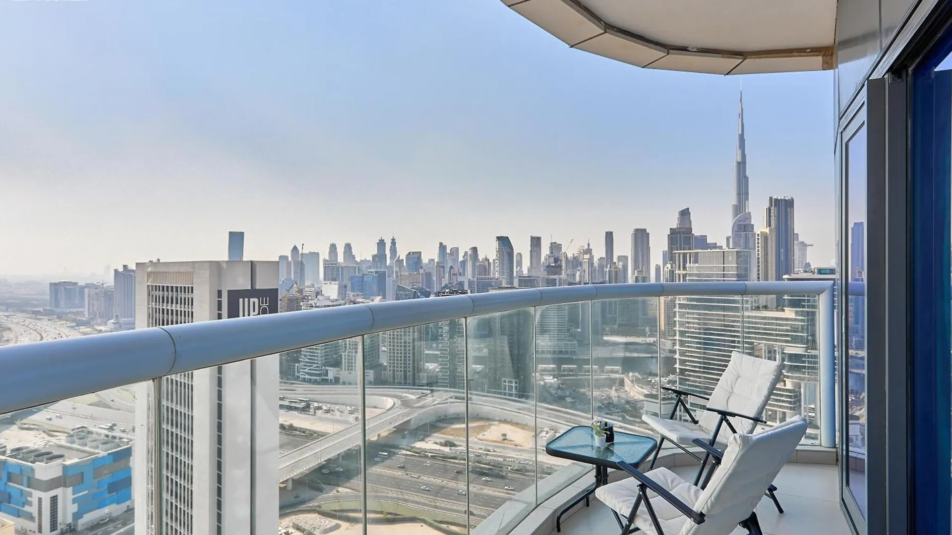 Bnbmehomes - Damac Towers Paramount Dubai Apartment